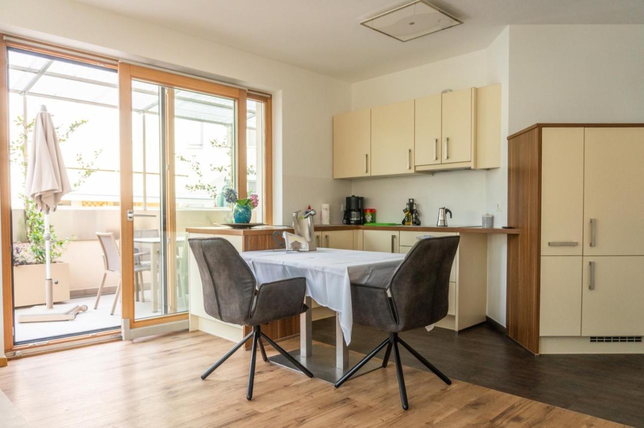 Ferienwohnung Mit Garage, Fahrradraum Und Sehr Grosser Sonnenverwoehnten Terrasse Lagundo Exterior photo